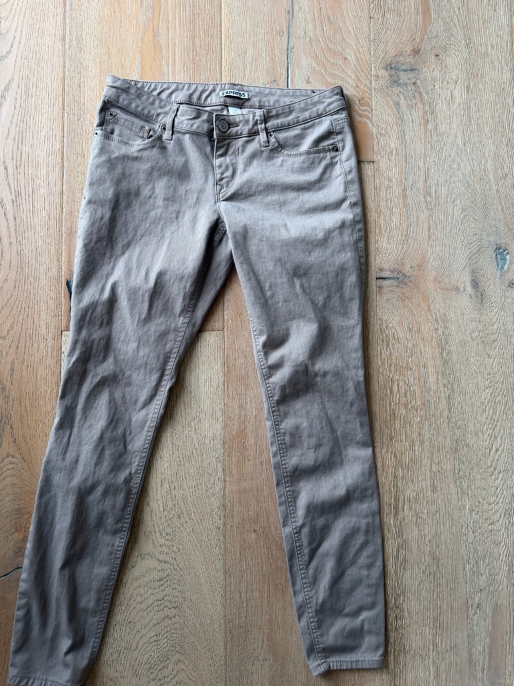 Express Skinny Jeans in Taupe